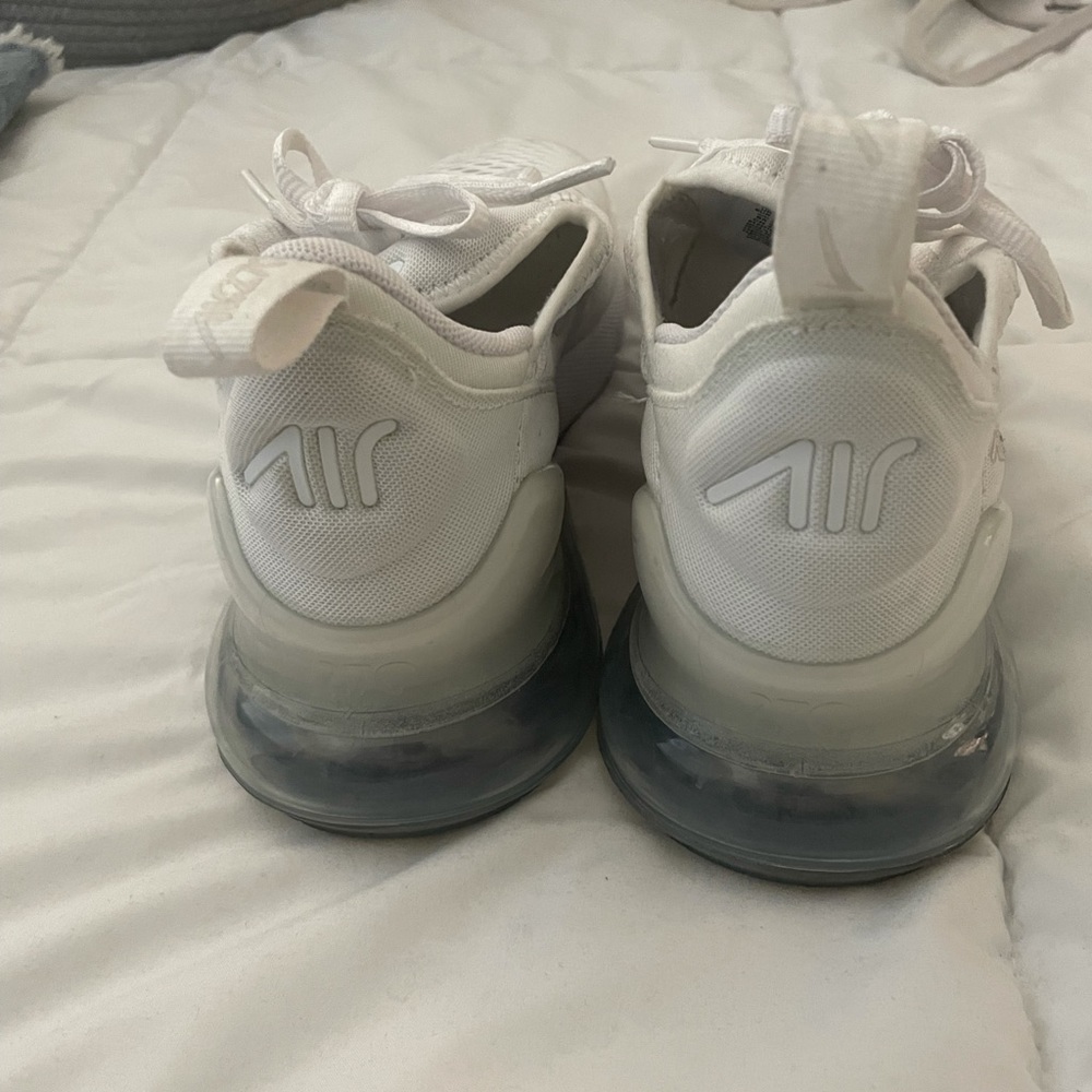 WHITE NIKE AIR MAX